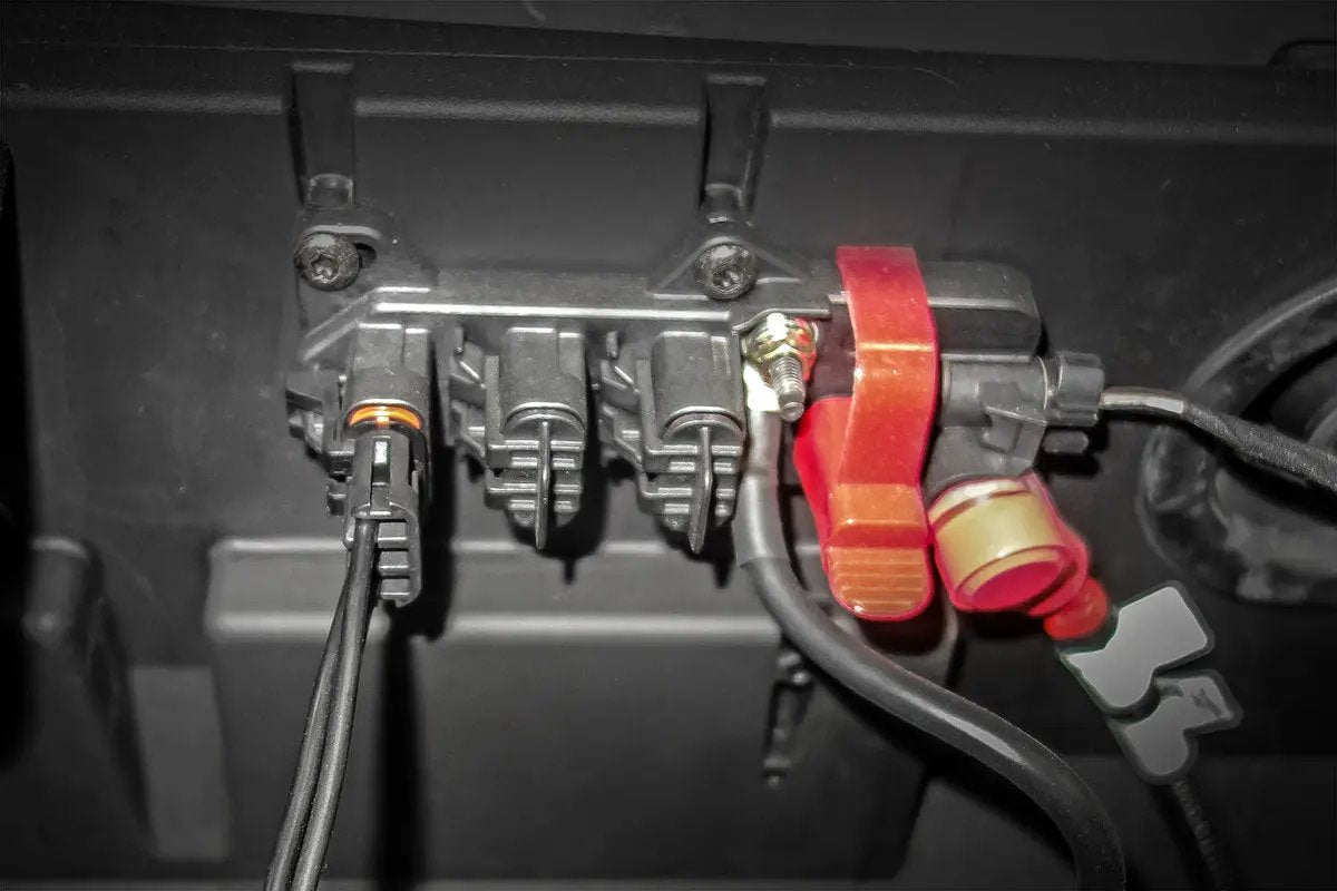 Polaris Accessory Plug | Pulse Busbar by Rough Country