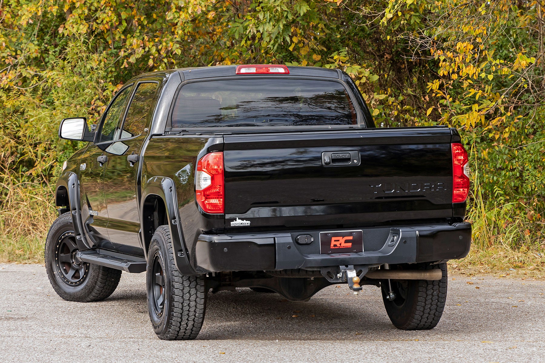 HD2 Aluminum Running Boards | Crewmax Cab | Toyota Tundra 2WD/4WD (2007-2021) by Rough Country