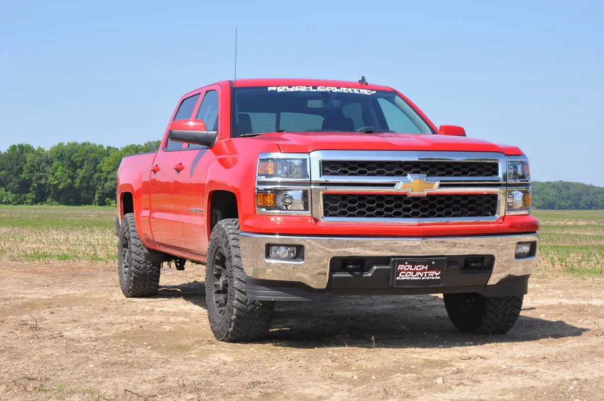 2.5 Inch Lift Kit | Alu/Cast Steel | M1 Strut | Chevy/GMC 1500 (07-18) by Rough Country