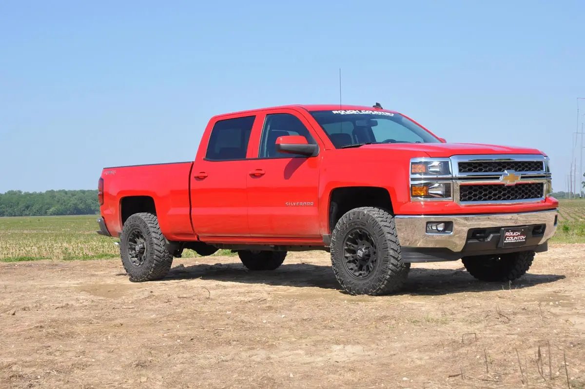 2.5 Inch Lift Kit | Alu/Cast Steel | M1 Strut | Chevy/GMC 1500 (07-18) by Rough Country