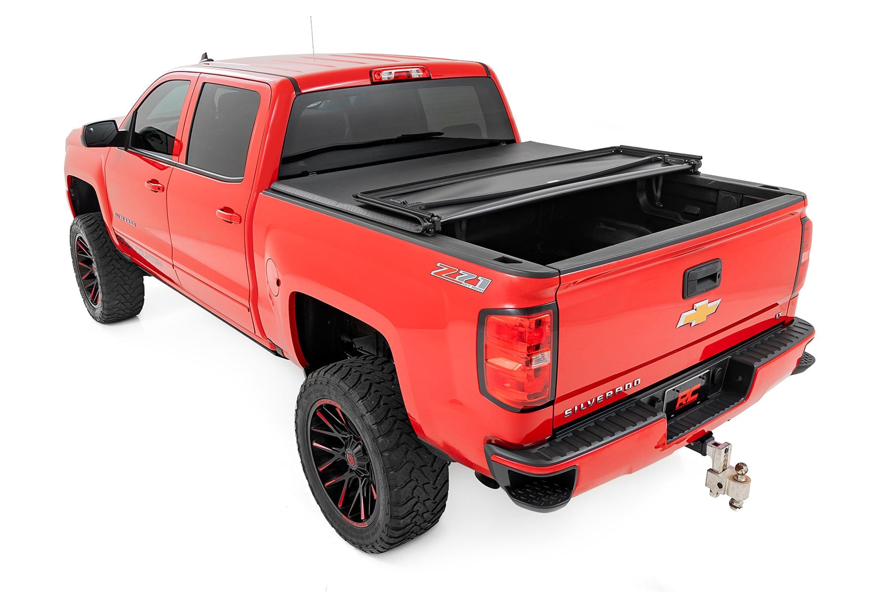 Soft Tri-Fold Bed Cover | 5'9" Bed | Chevy/GMC 1500 (14-18 & Classic) by Rough Country