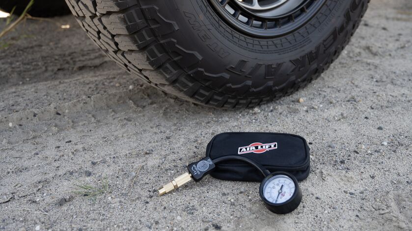 Air Lift’s Analog Air Pressure Gauge by Air Lift
