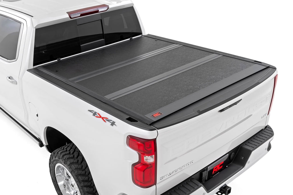Hard Low Profile Bed Cover | 5'10" Bed | Chevy/GMC Sierra 1500 (19-26)/Silverado 1500 (19-26) by Rough Country