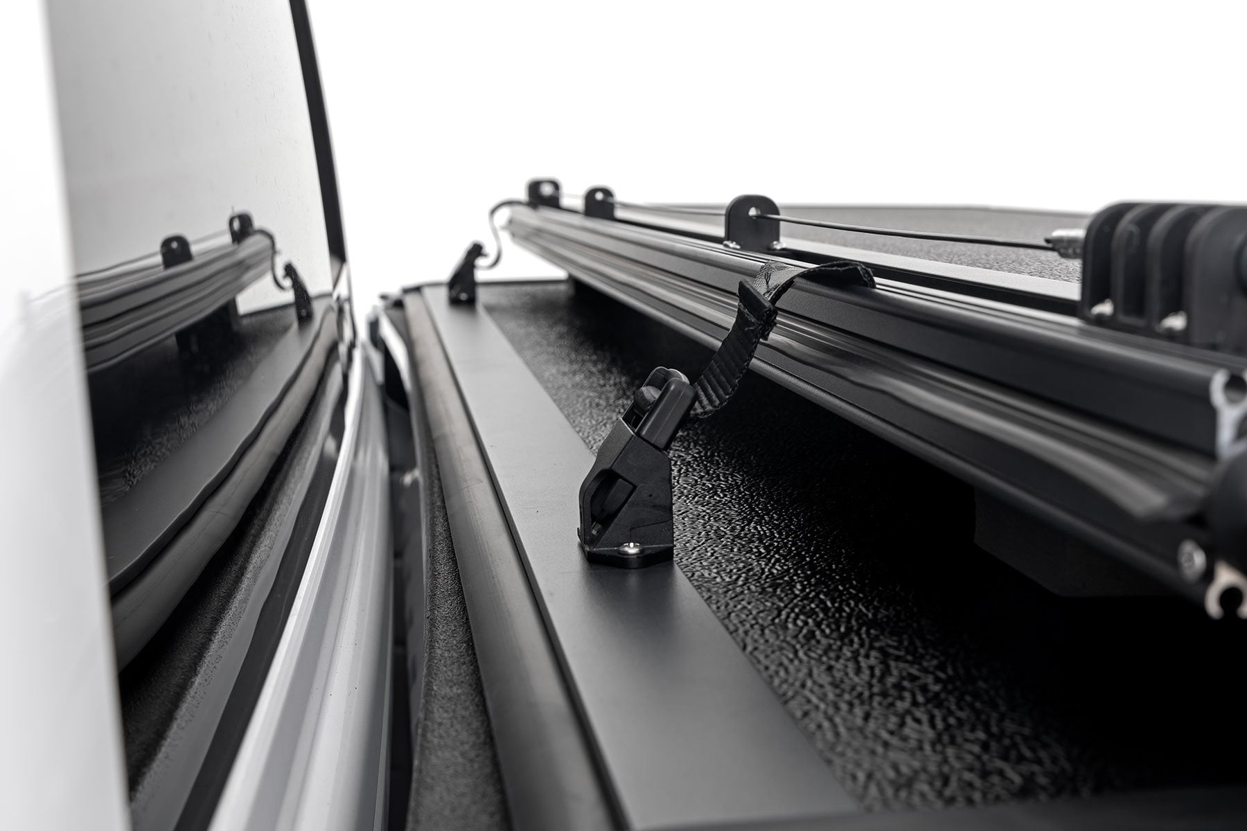 Hard Low Profile Bed Cover |6'4" | No Rambox | Ram 1500 (19-26)/1500 TRX (21-24) by Rough Country