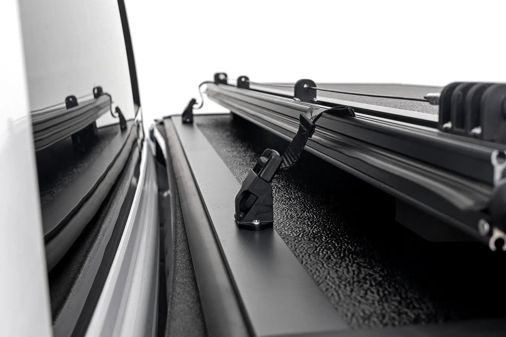 Hard Low Profile Bed Cover |6'4" | No Rambox | Ram 1500 (19-26)/1500 TRX (21-24) by Rough Country