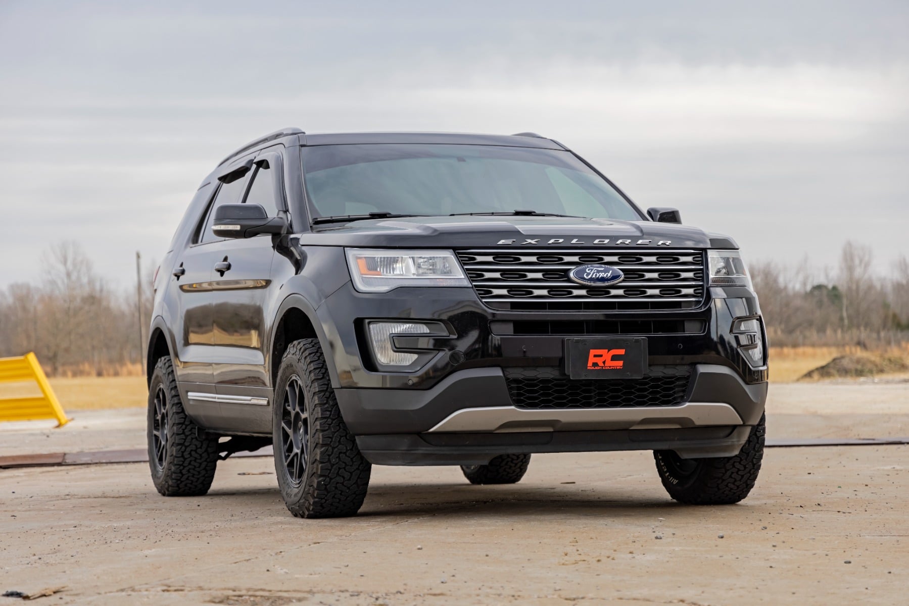 2 Inch Lift Strut Kit | Ford Explorer 4WD (2011-2019) by Rough Country