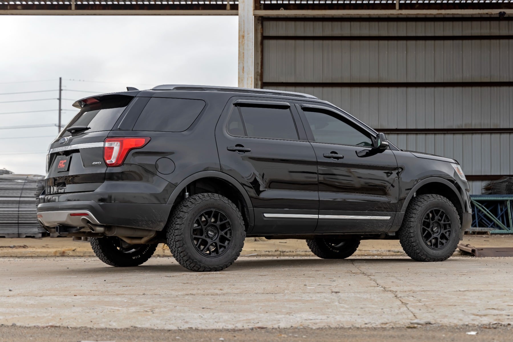 2 Inch Lift Strut Kit | Ford Explorer 4WD (2011-2019) by Rough Country