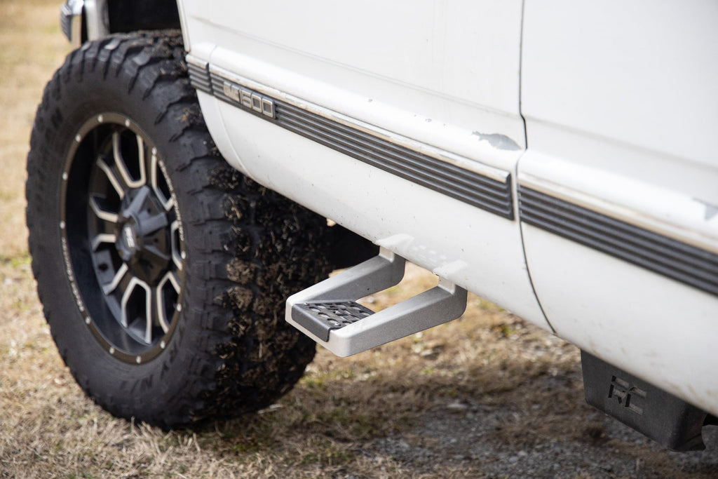 Single Hoop Step | Universal | Alum | Pair | Multiple Makes & Models (Chevy/Ford/GMC/Ram) by Rough Country