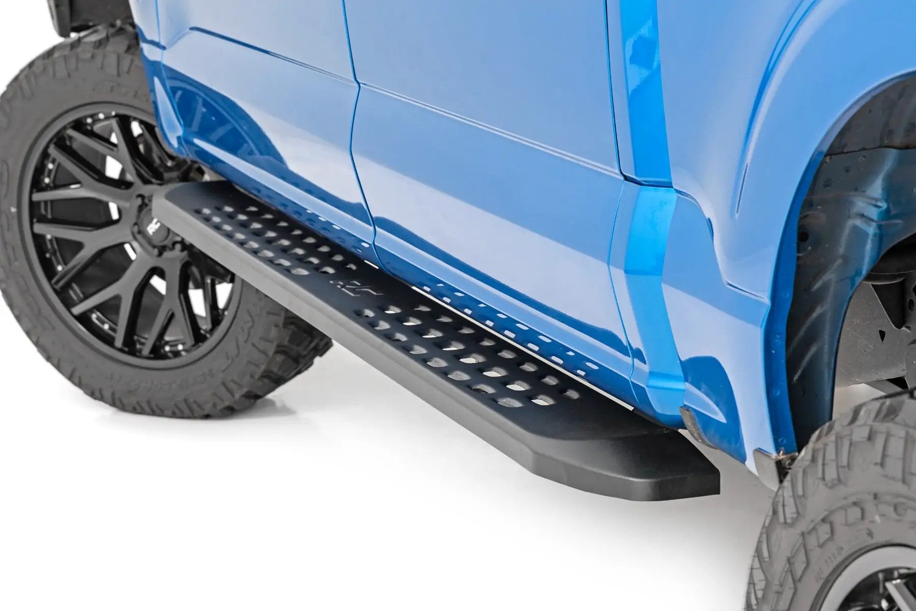 RPT2 Running Board | Crew Cab | Black | Ford F-150/Lightning/F-250/F-350/Raptor (15-26) by Rough Country