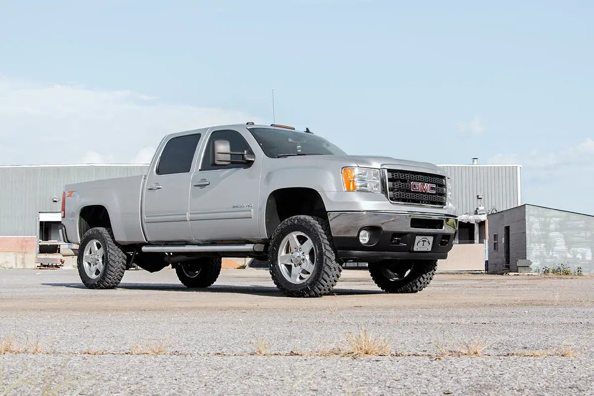 3.5 Inch Lift Kit | V2 | w/ Overloads | Chevy/GMC 2500HD/3500HD (11-19) by Rough Country
