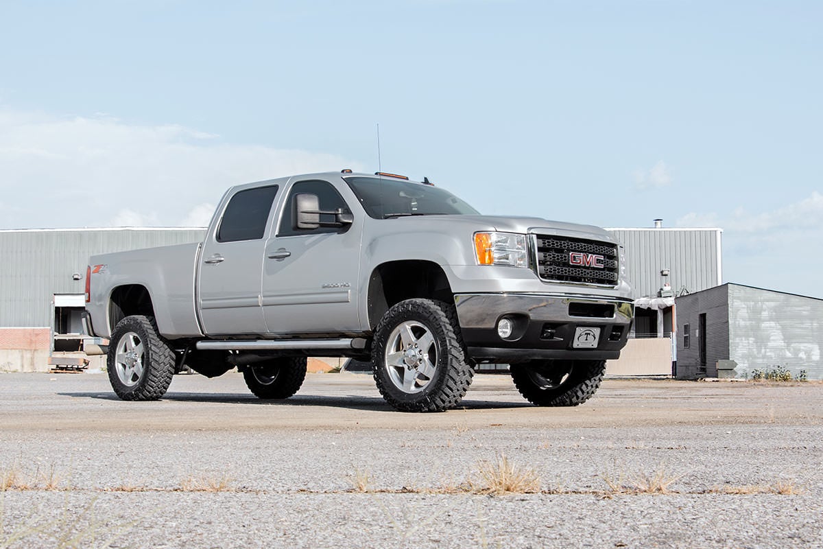 3.5 Inch Lift Kit | M1 | w/ Overloads | Chevy/GMC 2500HD/3500HD (11-19) by Rough Country