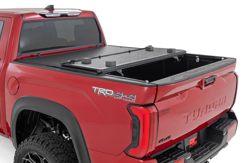 Hard Low Profile Bed Cover | 5'7" Bed | Cargo Mgmt | Toyota Tundra (22-26) by Rough Country
