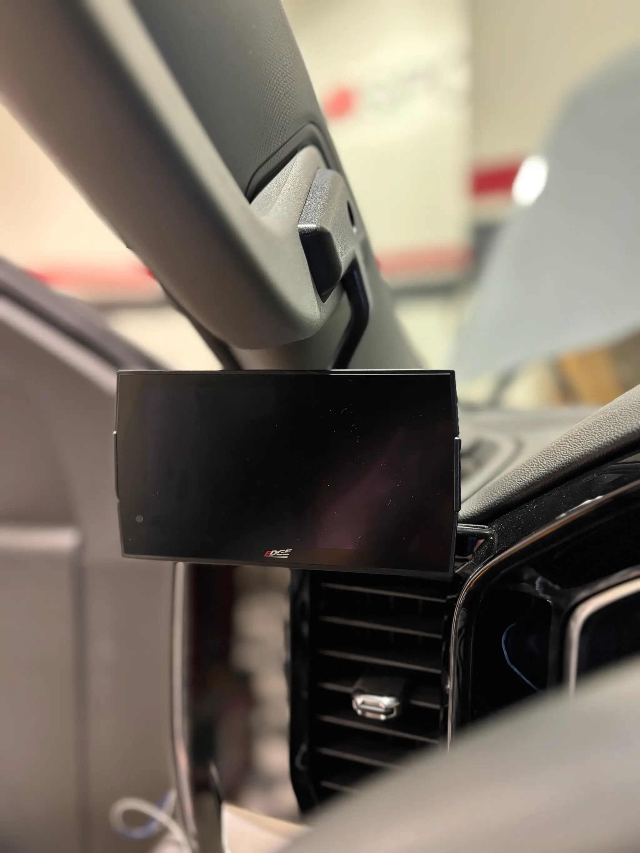 A-Pillar Display Mount 2024-2025 GM 2500/3500 and 2022.5-2025 GM 1500 Refresh by Edge Products