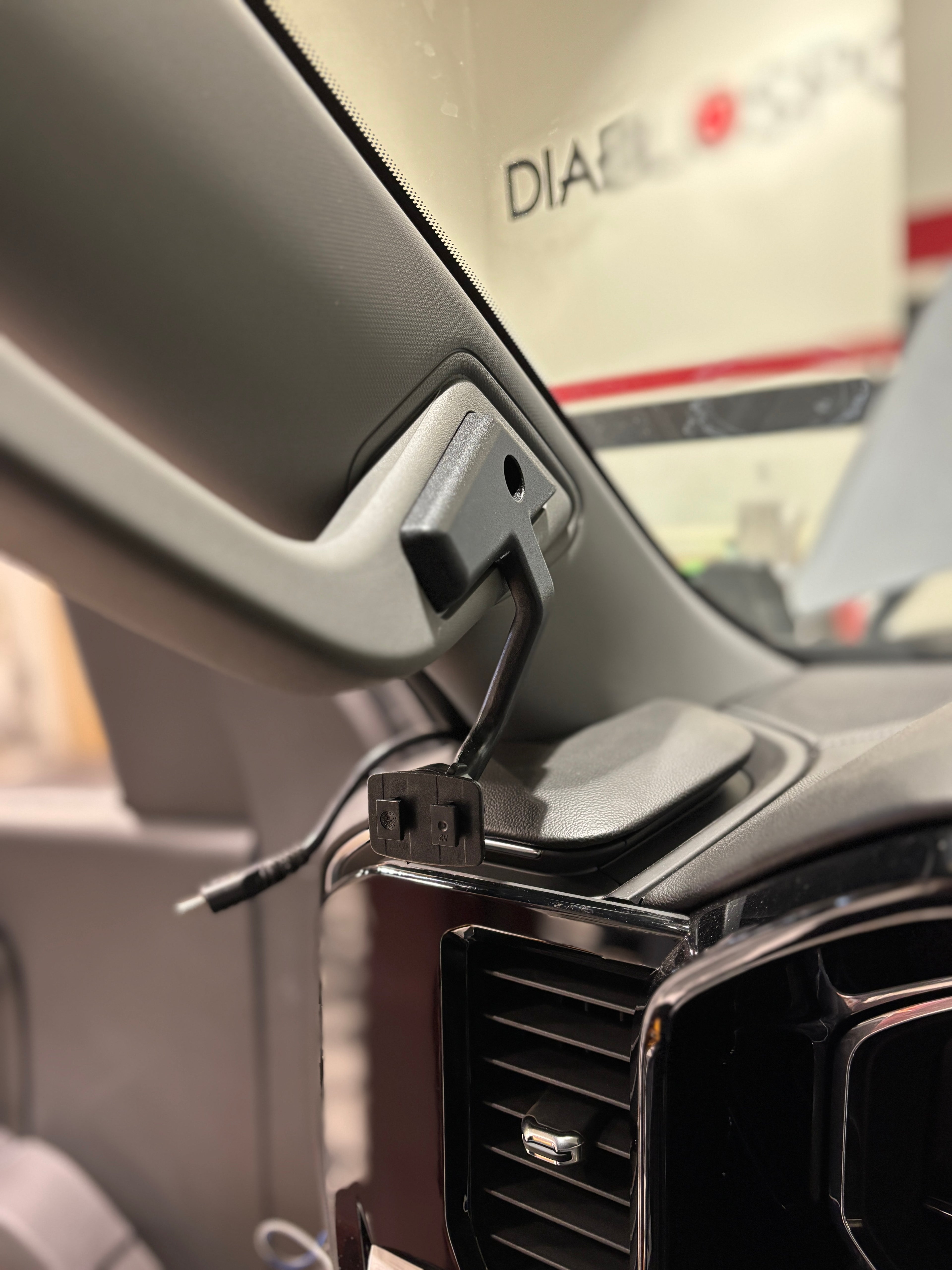 A-Pillar Display Mount 2024-2025 GM 2500/3500 and 2022.5-2025 GM 1500 Refresh by Edge Products