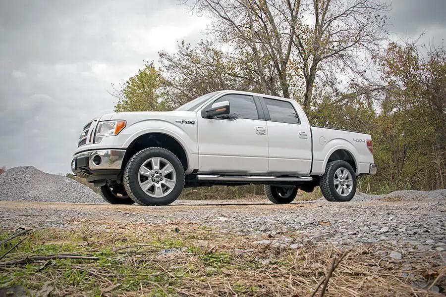 2 Inch Lift Kit | M1 Struts/M1 | Ford F-150 4WD (2009-2013) by Rough Country