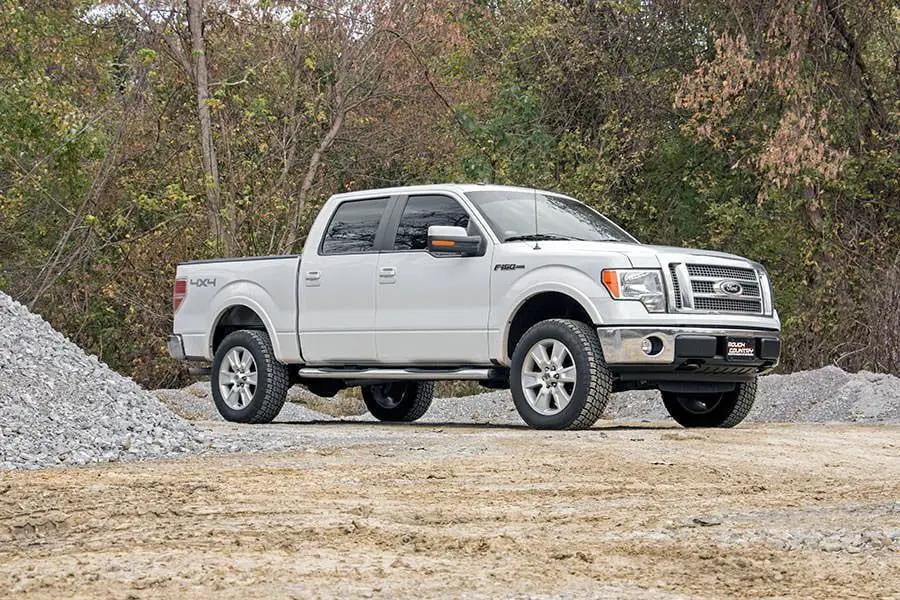 2 Inch Lift Kit | M1 Struts/M1 | Ford F-150 4WD (2009-2013) by Rough Country