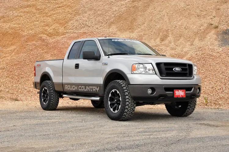 2.5 Inch Lift Kit | N3 Struts/N3 | Ford F-150 2WD (2004-2008) by Rough Country