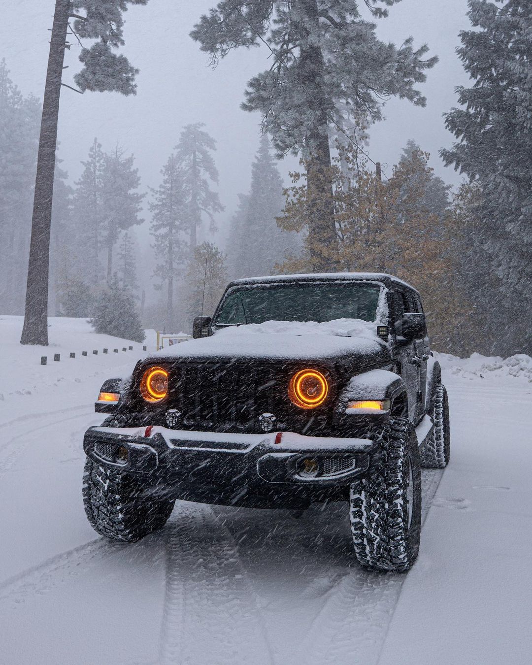 Jeep Wrangler JL/Gladiator JT 7in. High Powered LED Headlights (Pair) by Oracle Lighting