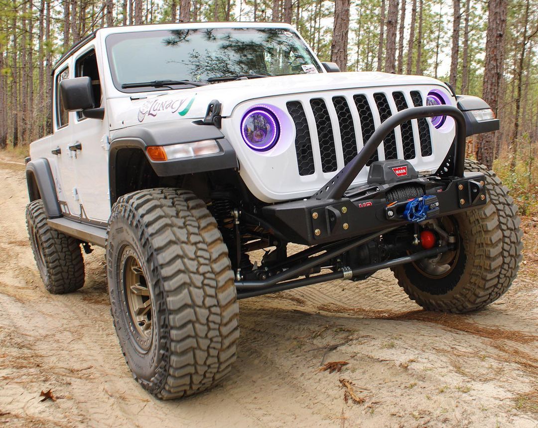 Jeep Wrangler JL/Gladiator JT 7in. High Powered LED Headlights (Pair) by Oracle Lighting