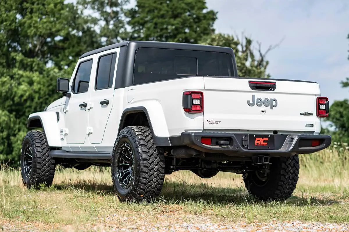 2.5 Inch Leveling Kits | Springs | M1 | Jeep Gladiator JT 4WD (2020-2023) by Rough Country