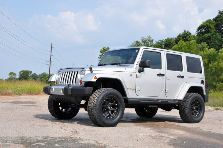 3.25 Inch Lift Kit | V2 | Jeep Wrangler Unlimited 2WD/4WD (2007-2018) by Rough Country