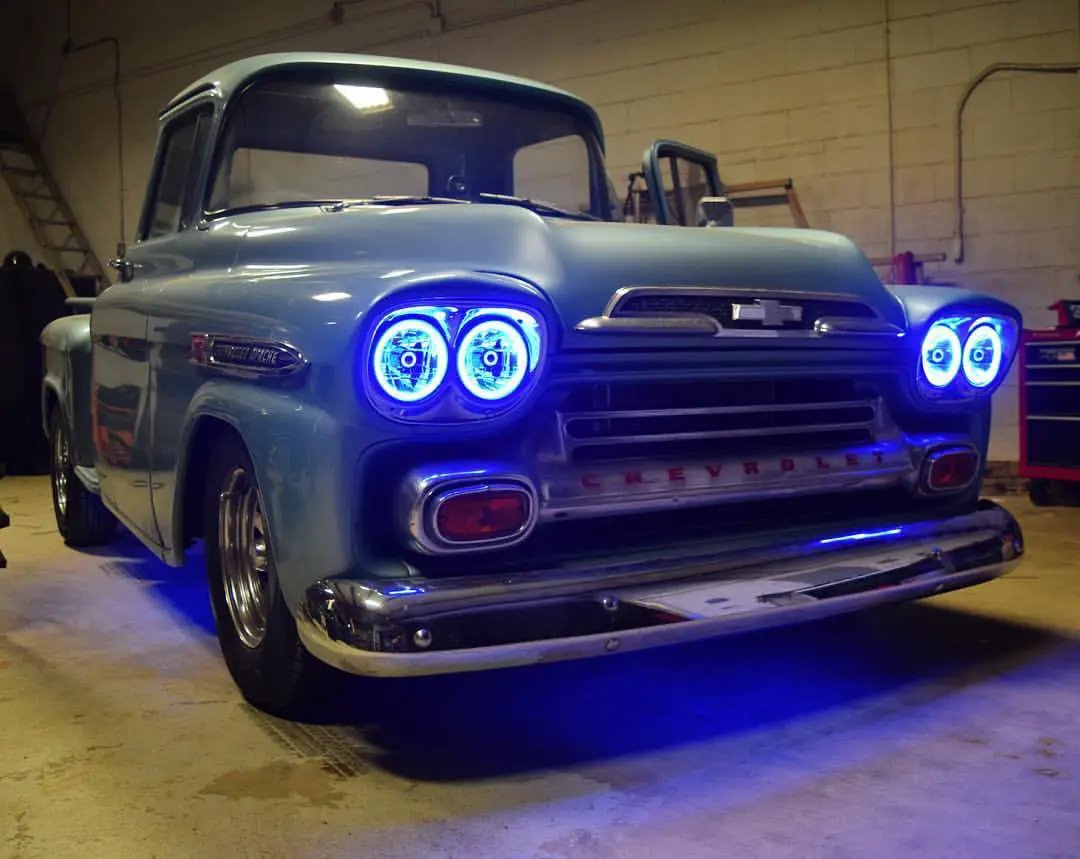 ORACLE Lighting Pre-Installed Lights 5.75 IN. Sealed Beam - White Halo by Oracle Lighting