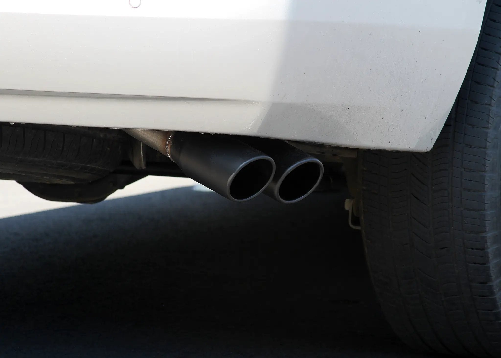 Flowmaster Flow FX Cat-Back Exhaust System by Flowmaster