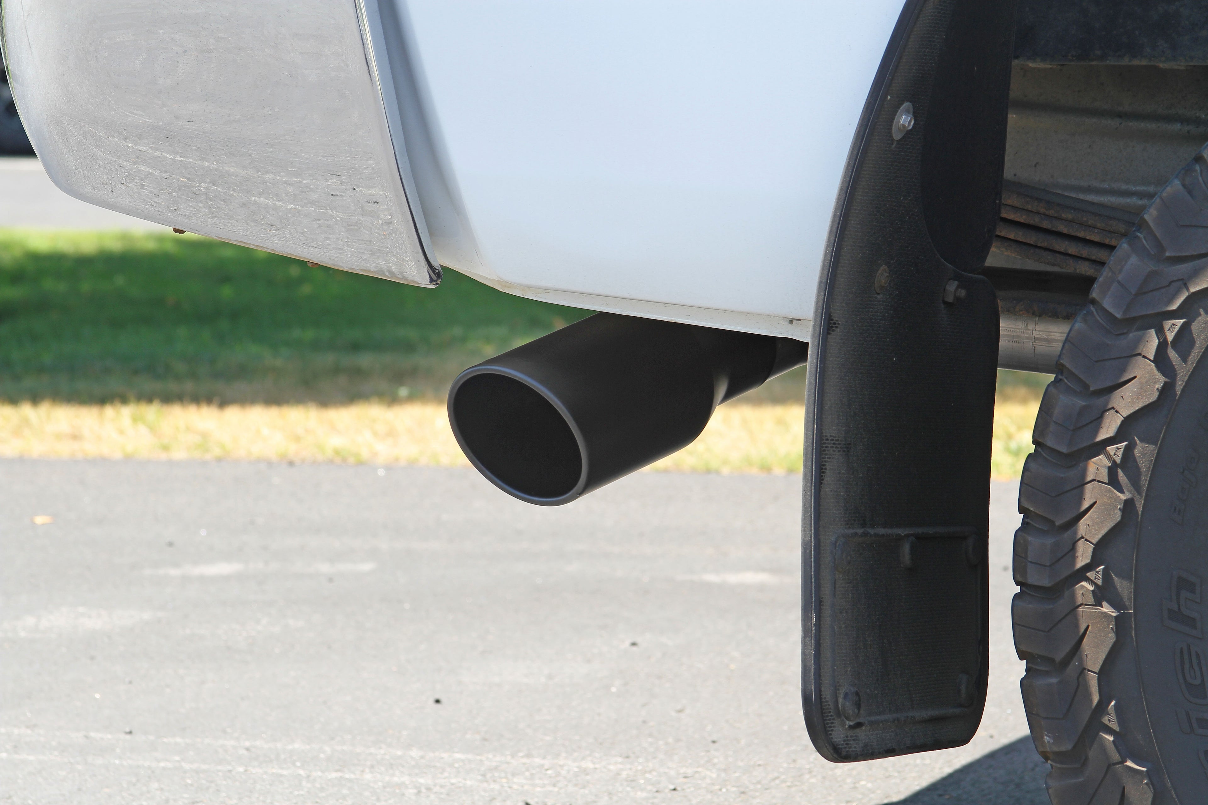 Flowmaster Flow FX Cat-Back Exhaust System by Flowmaster