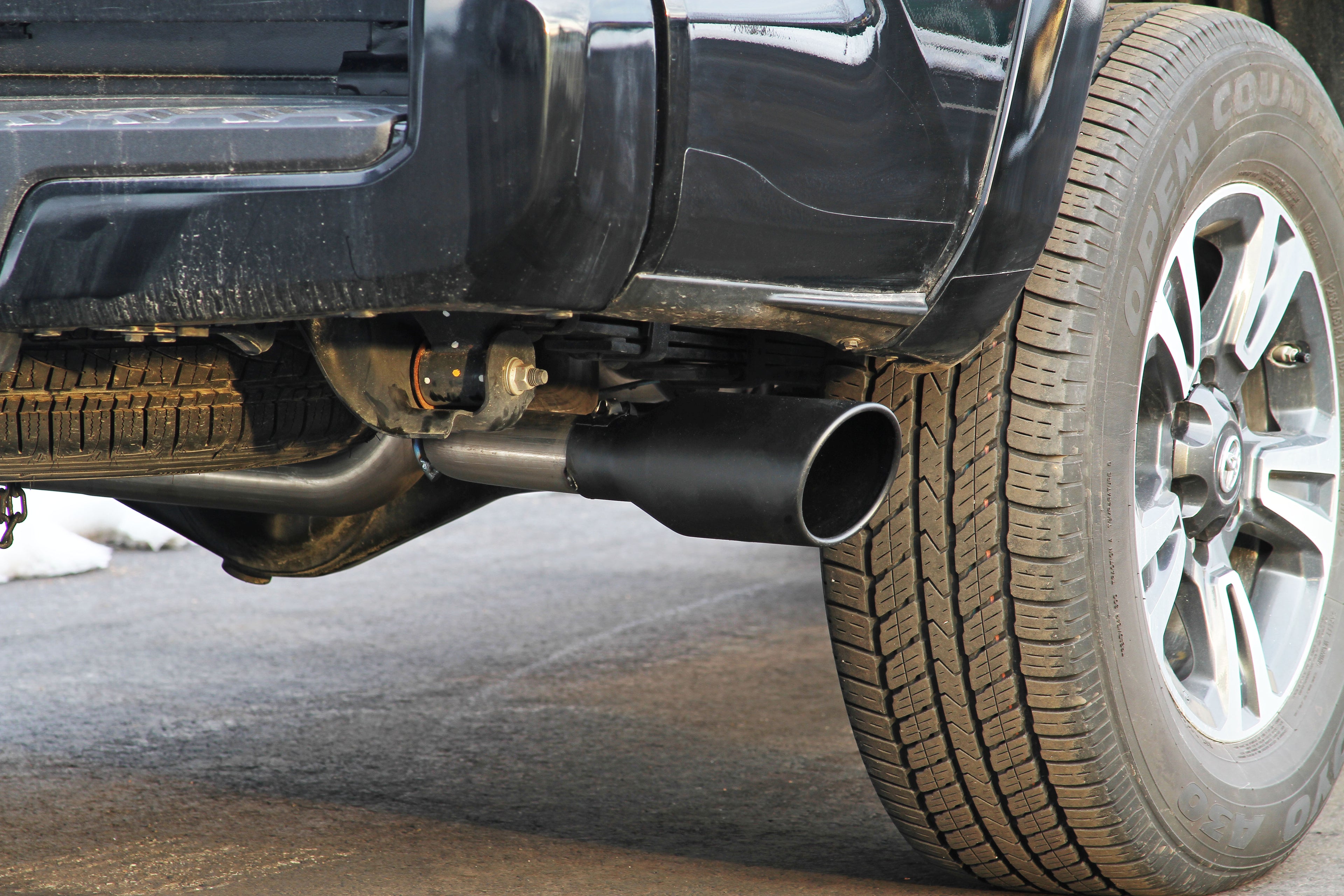 Flowmaster Flow FX Cat-Back Exhaust System by Flowmaster