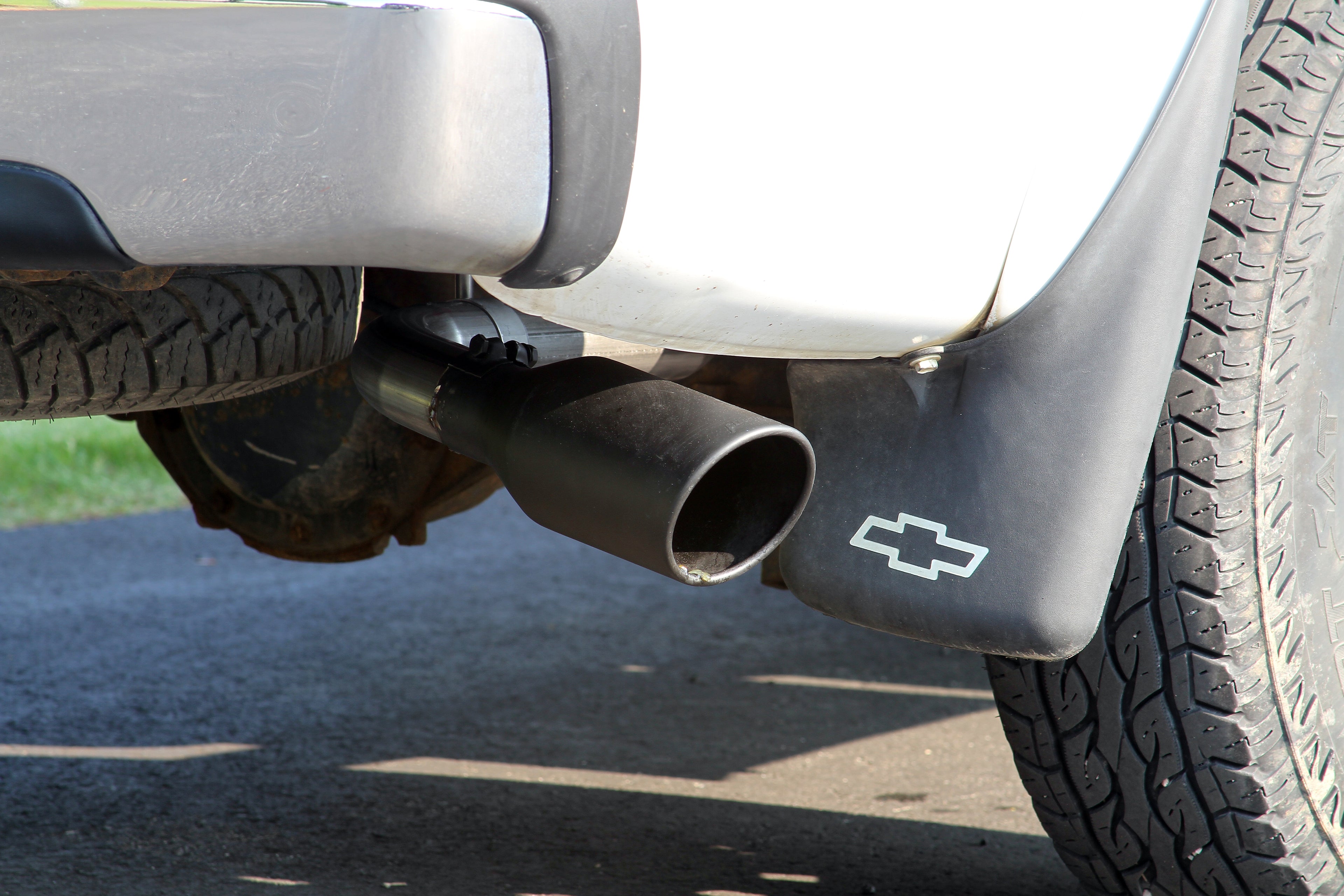 Flowmaster Flow FX Cat-Back Exhaust System by Flowmaster