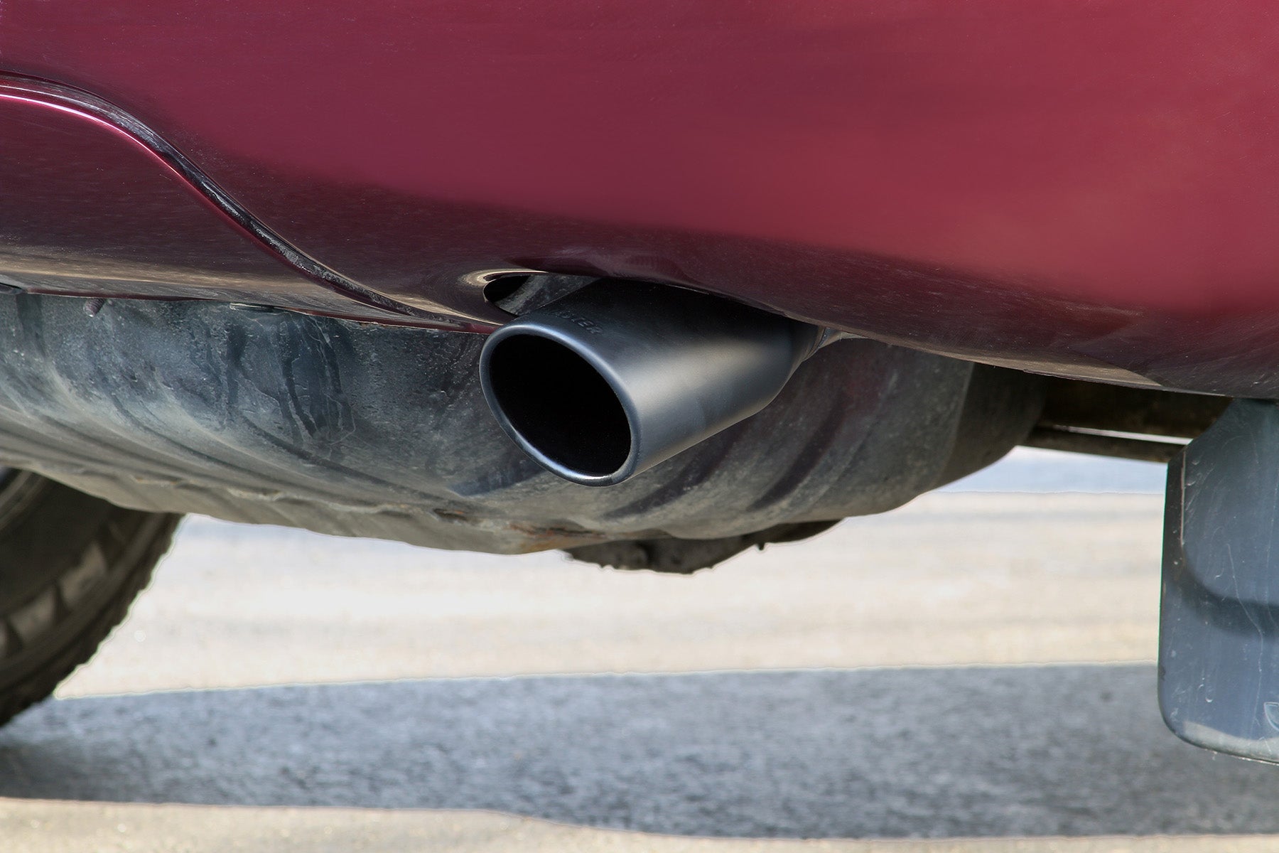Fits 1999 -2004 Grand Cherokee with 4.0L/4.7L engines by Flowmaster