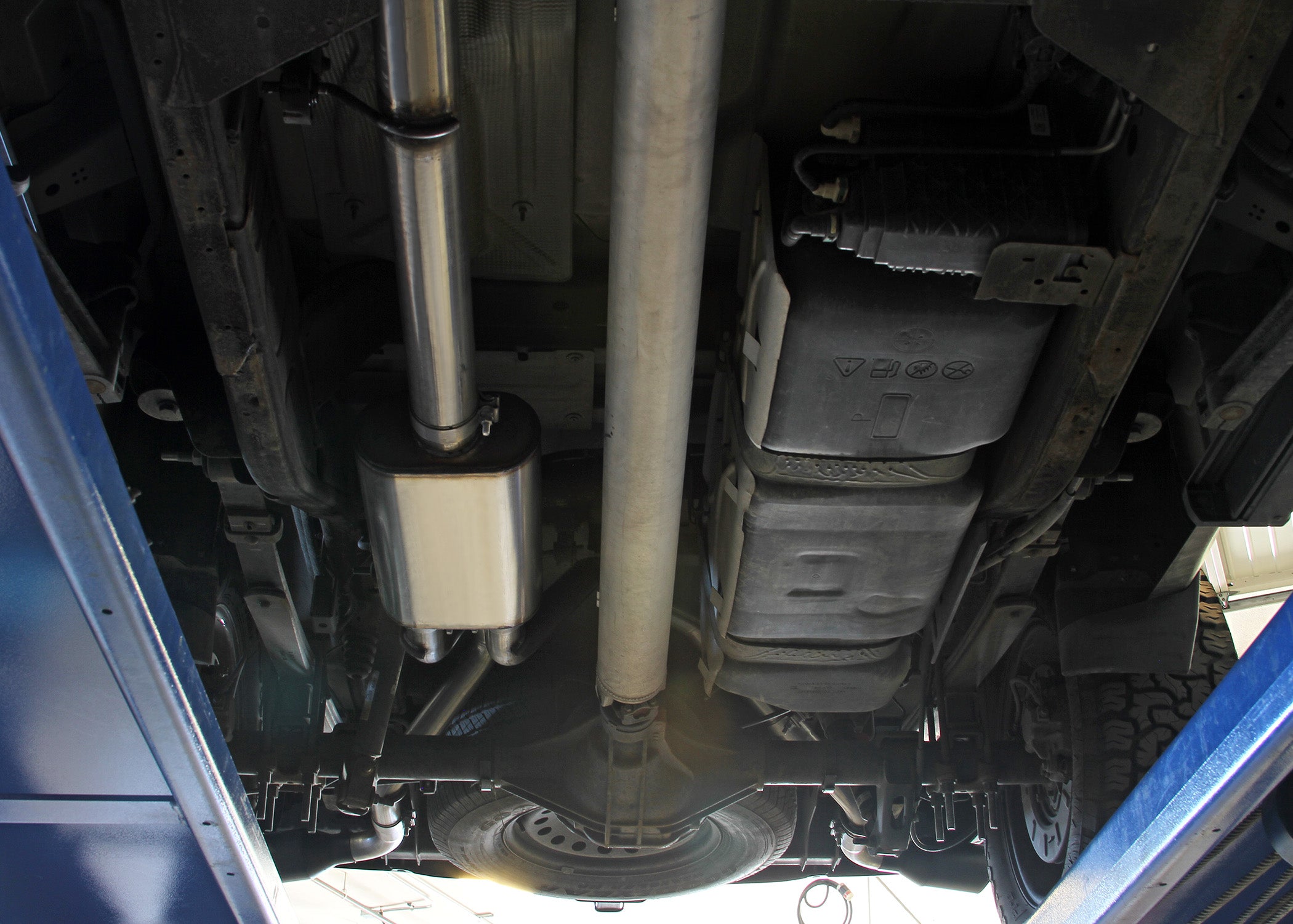 Flowmaster Flow FX Cat-Back Exhaust System by Flowmaster