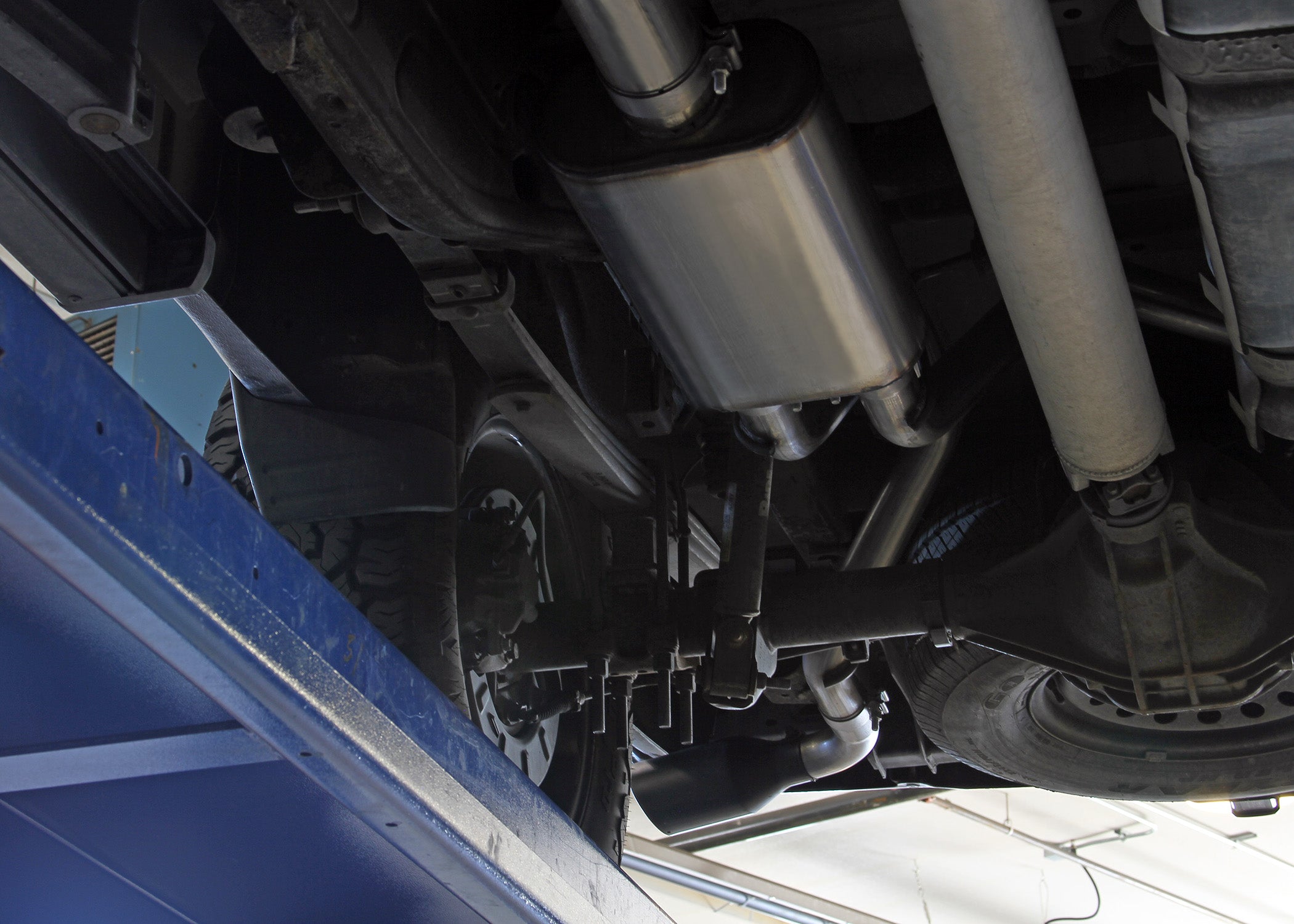 Flowmaster Flow FX Cat-Back Exhaust System by Flowmaster