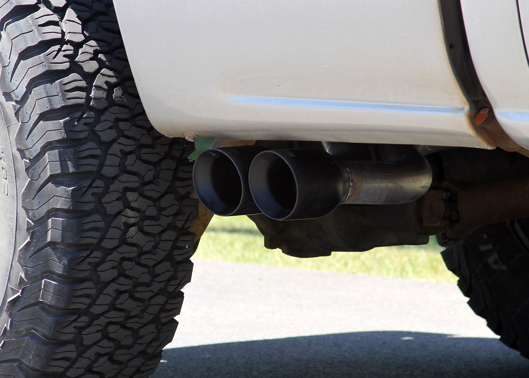 Flowmaster Flow FX Cat-Back Exhaust System by Flowmaster