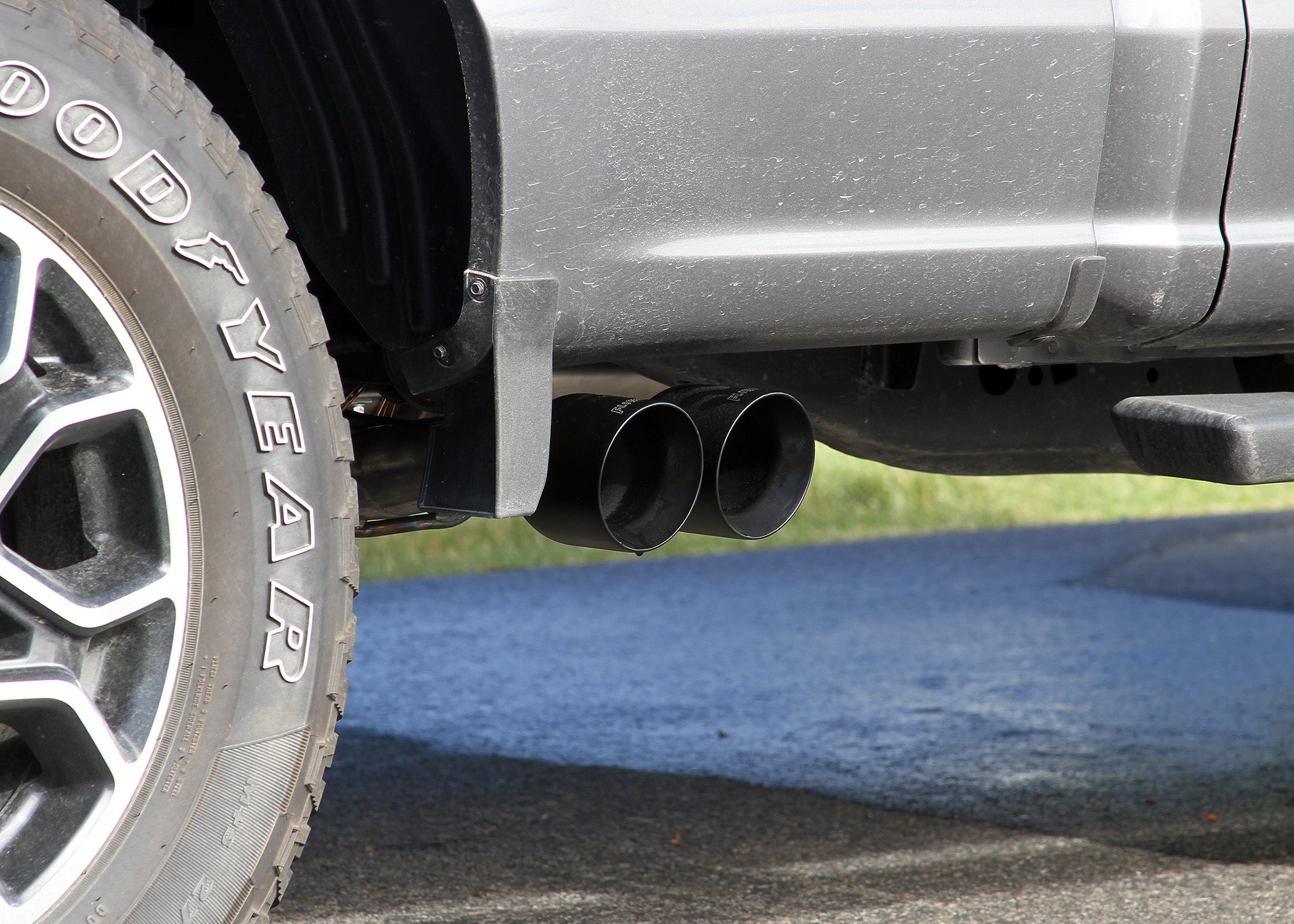 Flowmaster Flow FX Cat-Back Exhaust System by Flowmaster