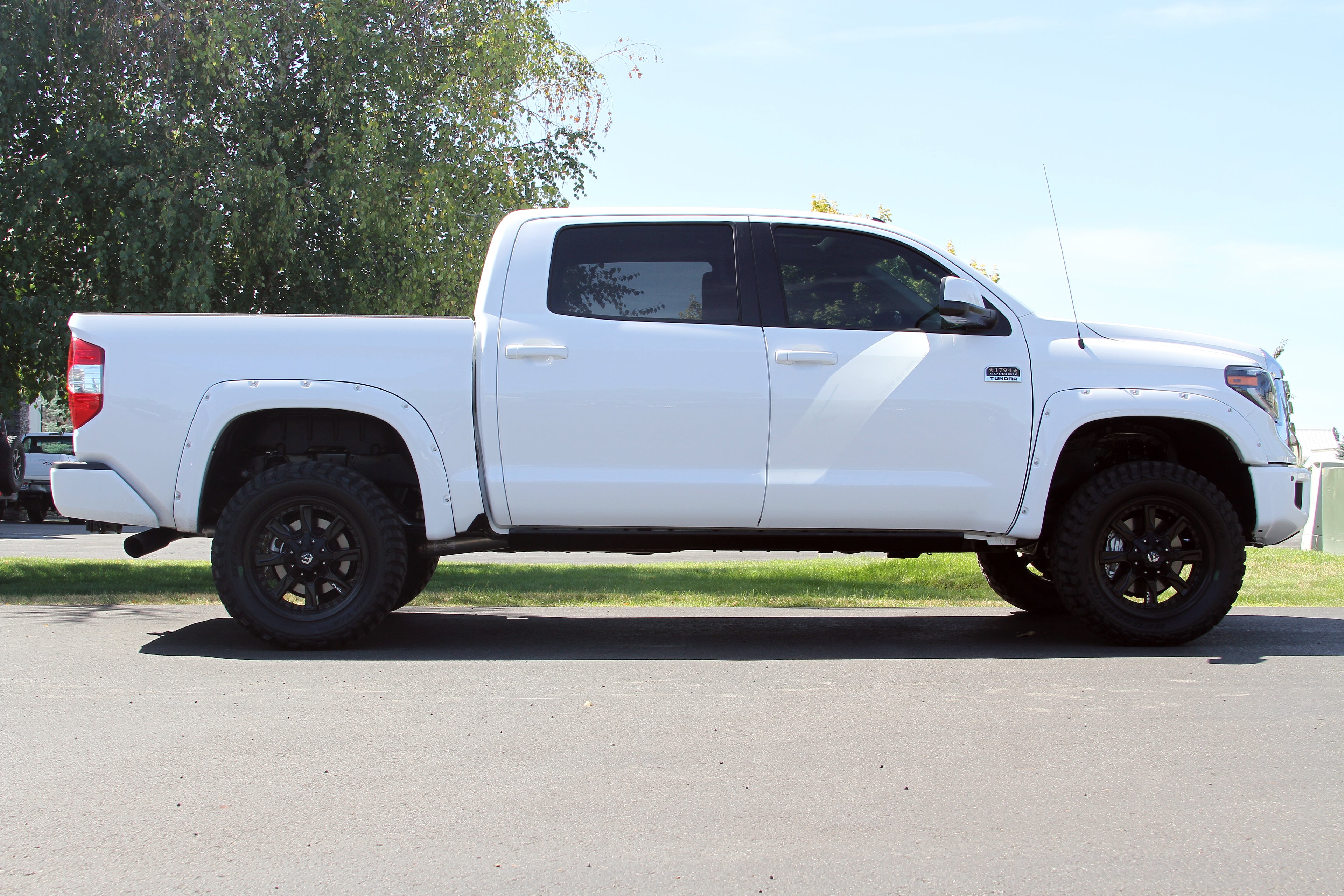 Fits 2009-2021 Toyota Tundra 4.6L, 4.7L and 5.7L engines. - Aggressive sound by Flowmaster