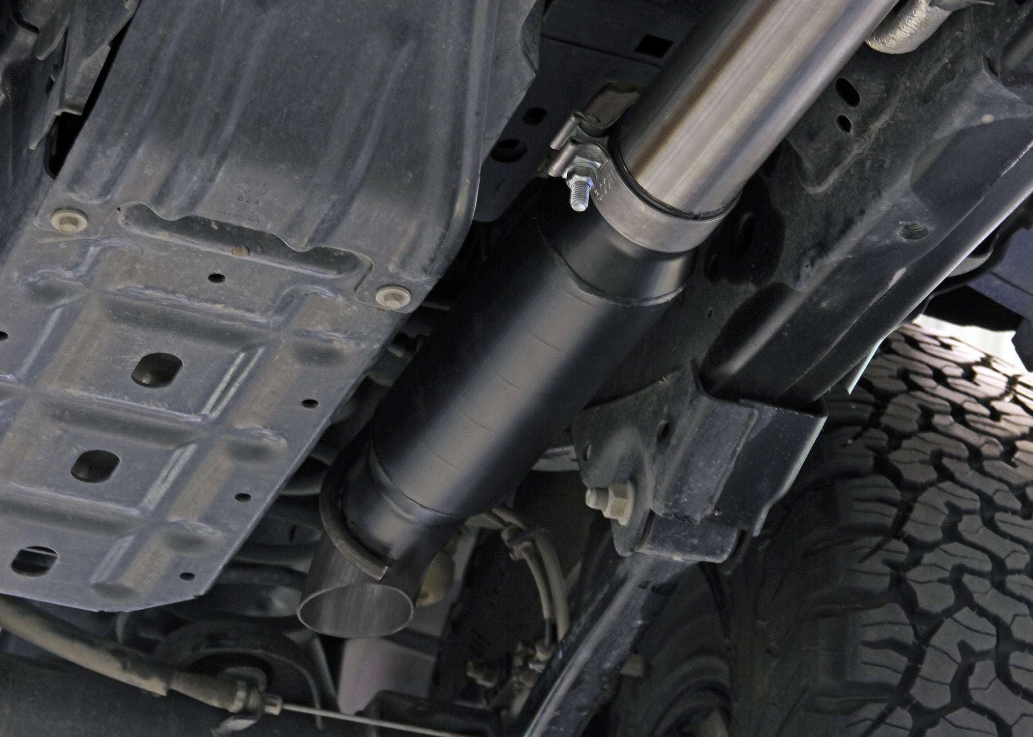 Flowmaster Outlaw Extreme Cat-Back Exhaust System by Flowmaster