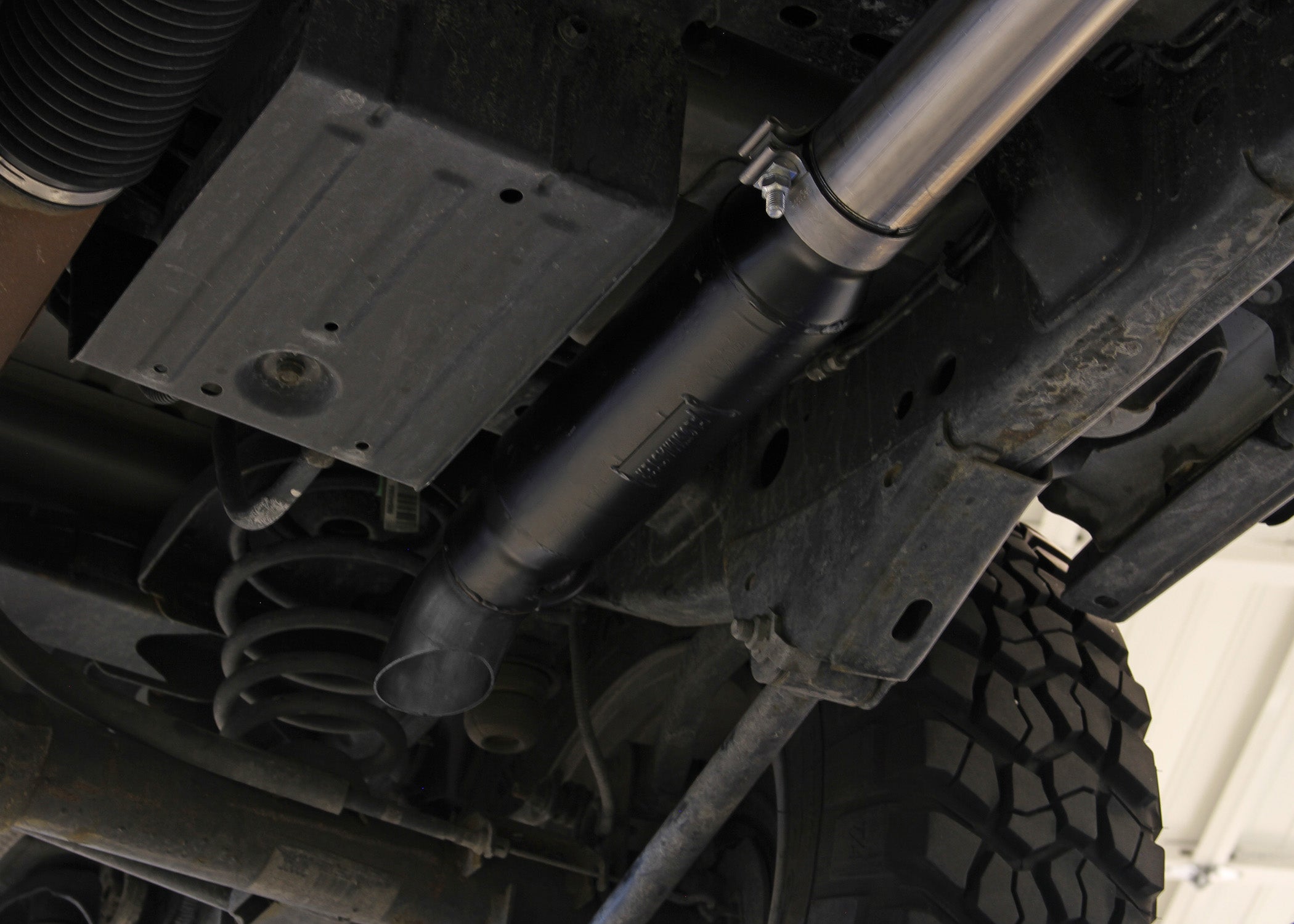 Flowmaster Outlaw Extreme Cat-Back Exhaust System by Flowmaster