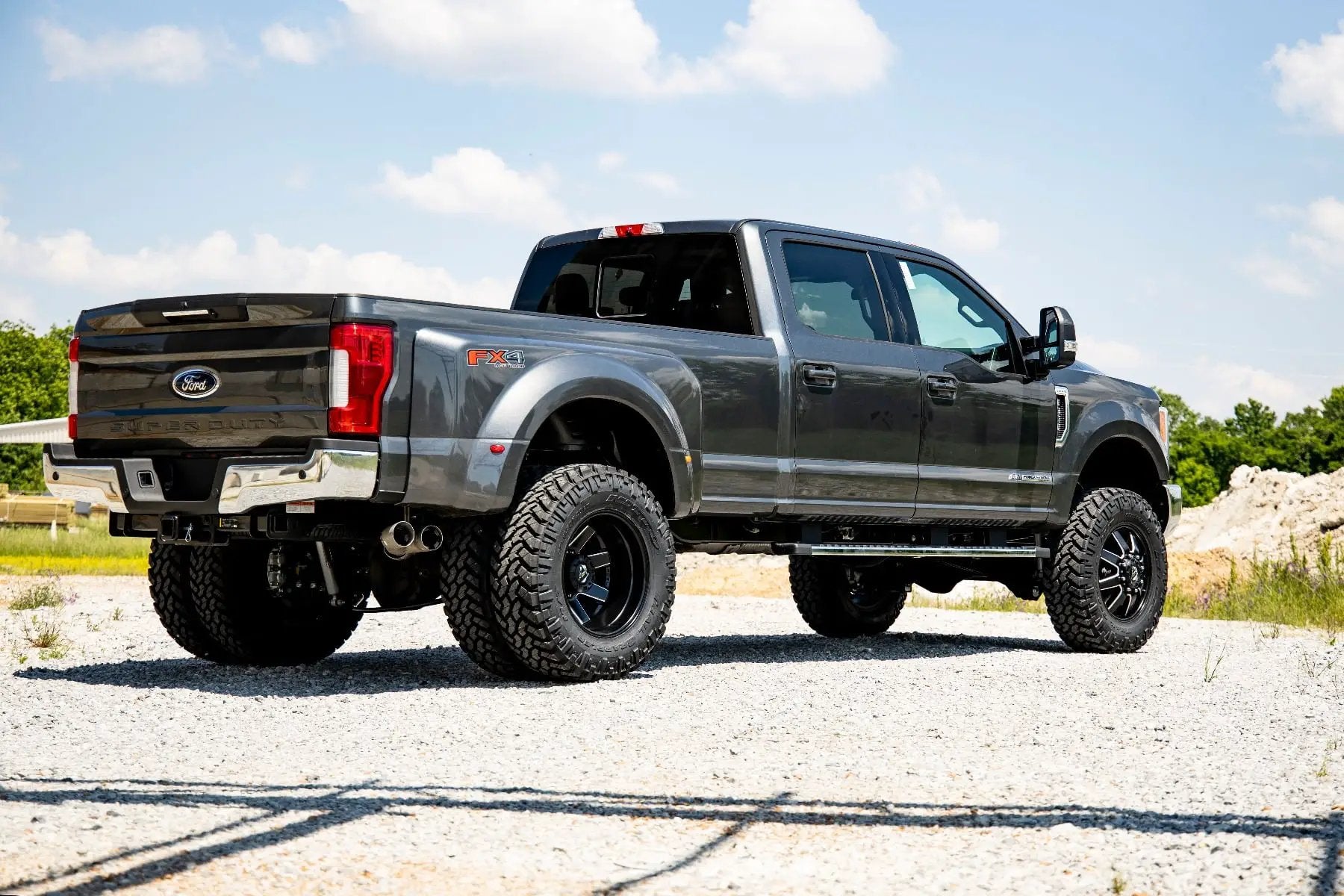 4.5 Inch Lift Kit | DRW | D/S | M1 | Ford F-350 Super Duty 4WD (2017-2022) by Rough Country