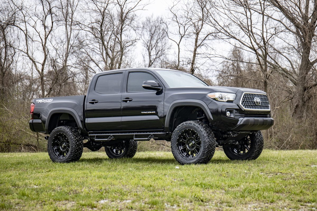 6 Inch Lift Kit | Toyota Tacoma 2WD/4WD (2016-2023) by Rough Country