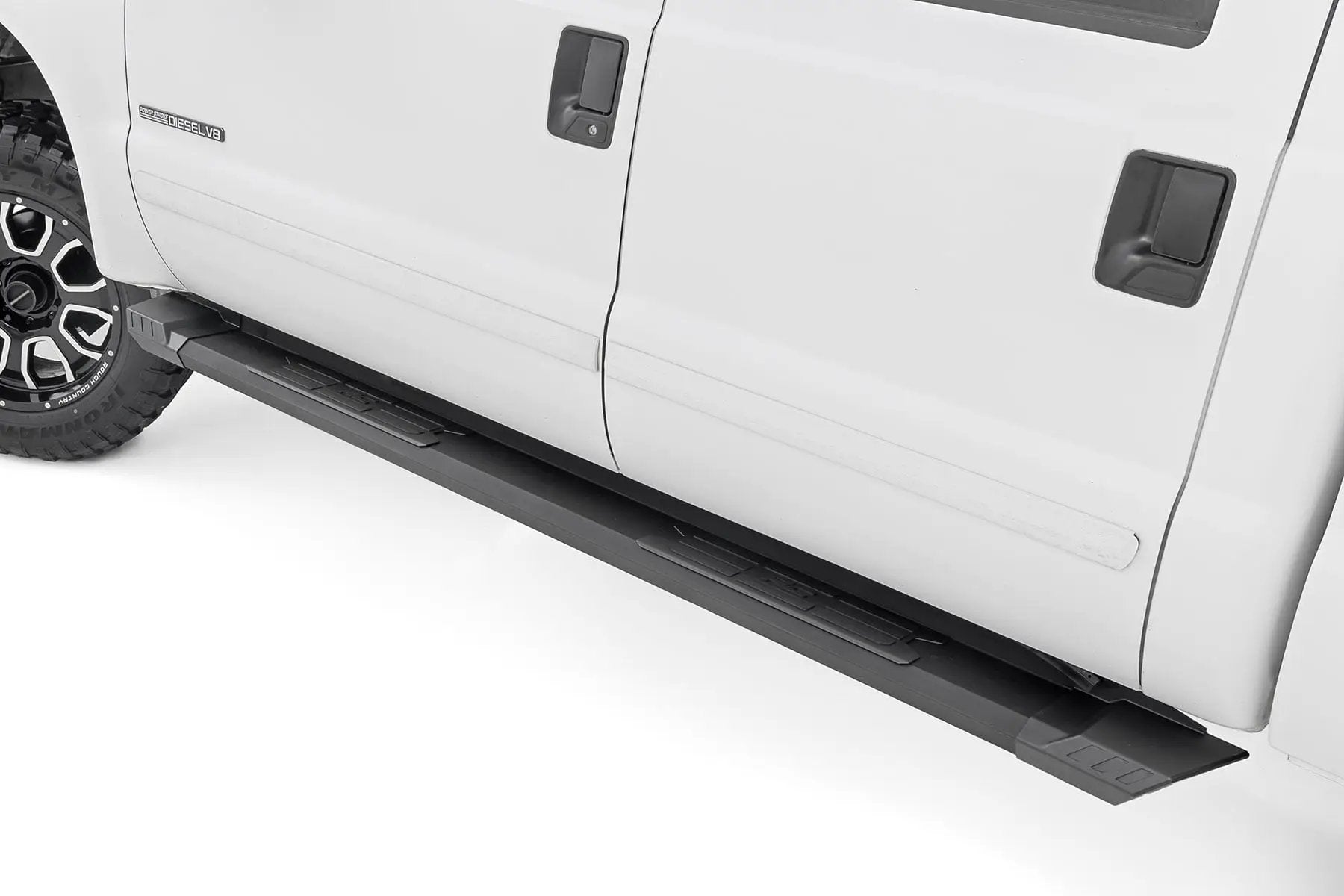 HD2 Aluminum Running Boards | Super Crew Cab | Ford F-250/F-350 Super Duty (99-16) by Rough Country