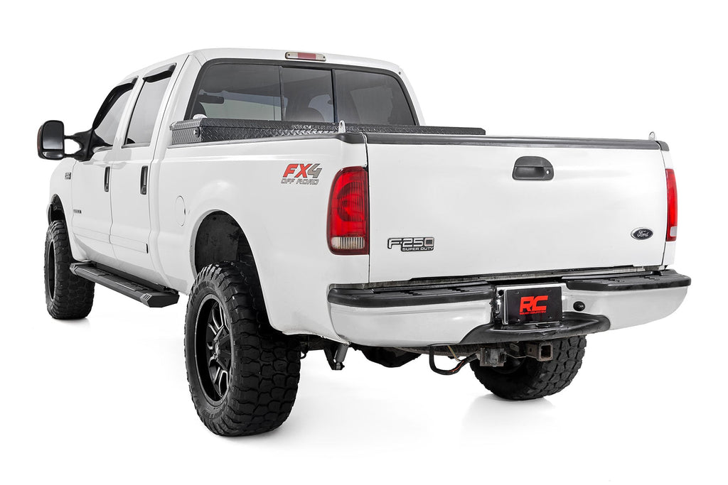 HD2 Aluminum Running Boards | Super Crew Cab | Ford F-250/F-350 Super Duty (99-16) by Rough Country