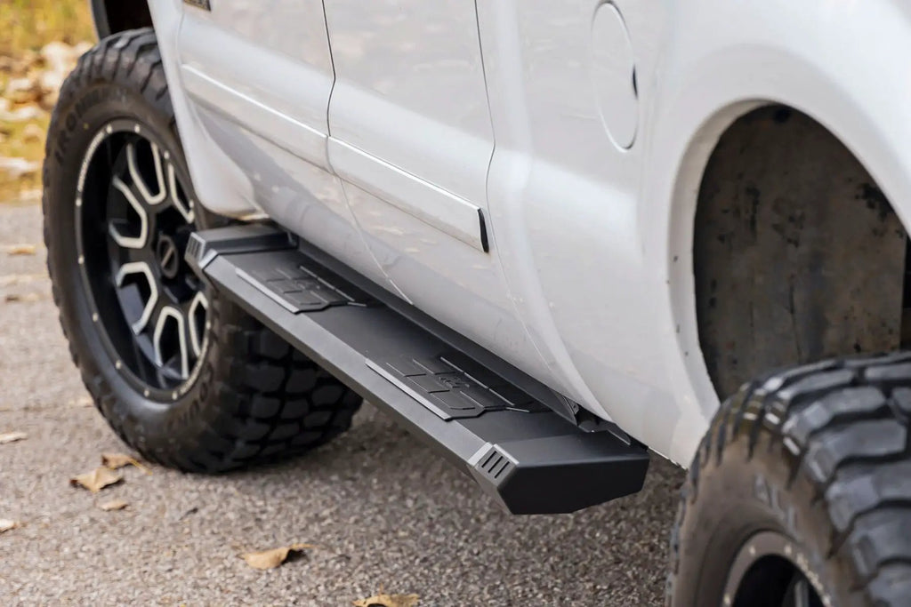 HD2 Aluminum Running Boards | Super Crew Cab | Ford F-250/F-350 Super Duty (99-16) by Rough Country