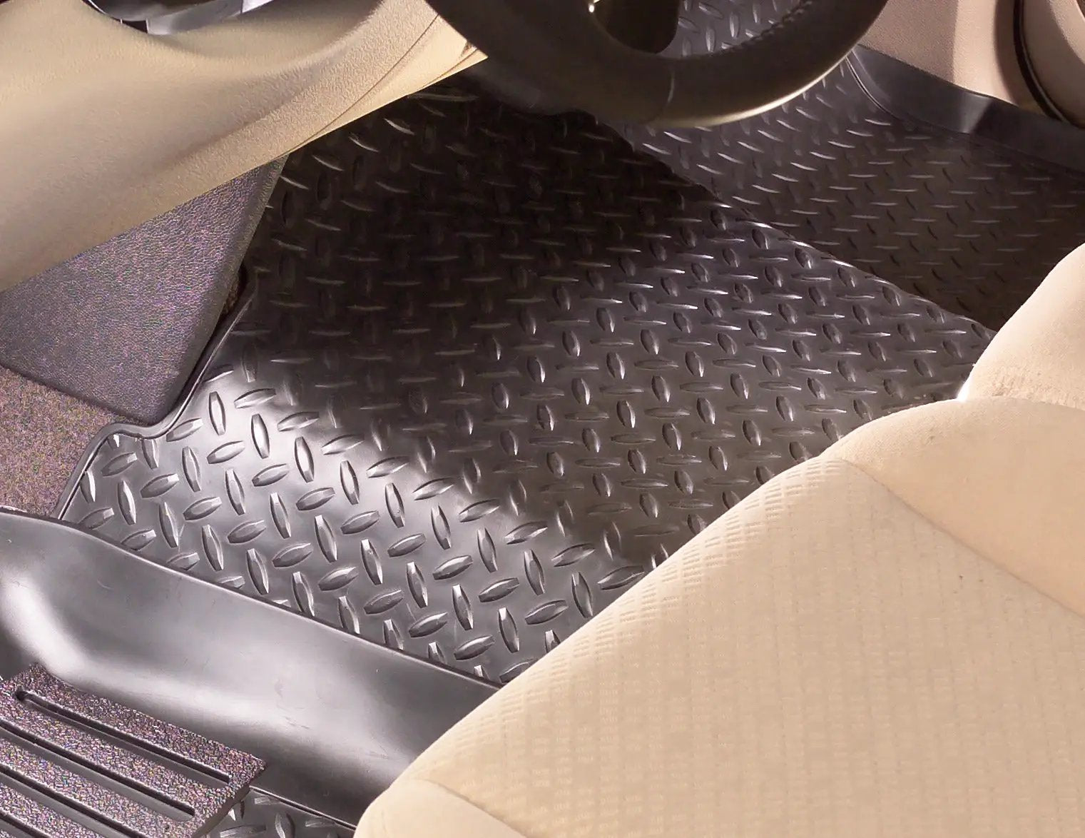 Classic Style - Center Hump Floor Liner by Husky Liners
