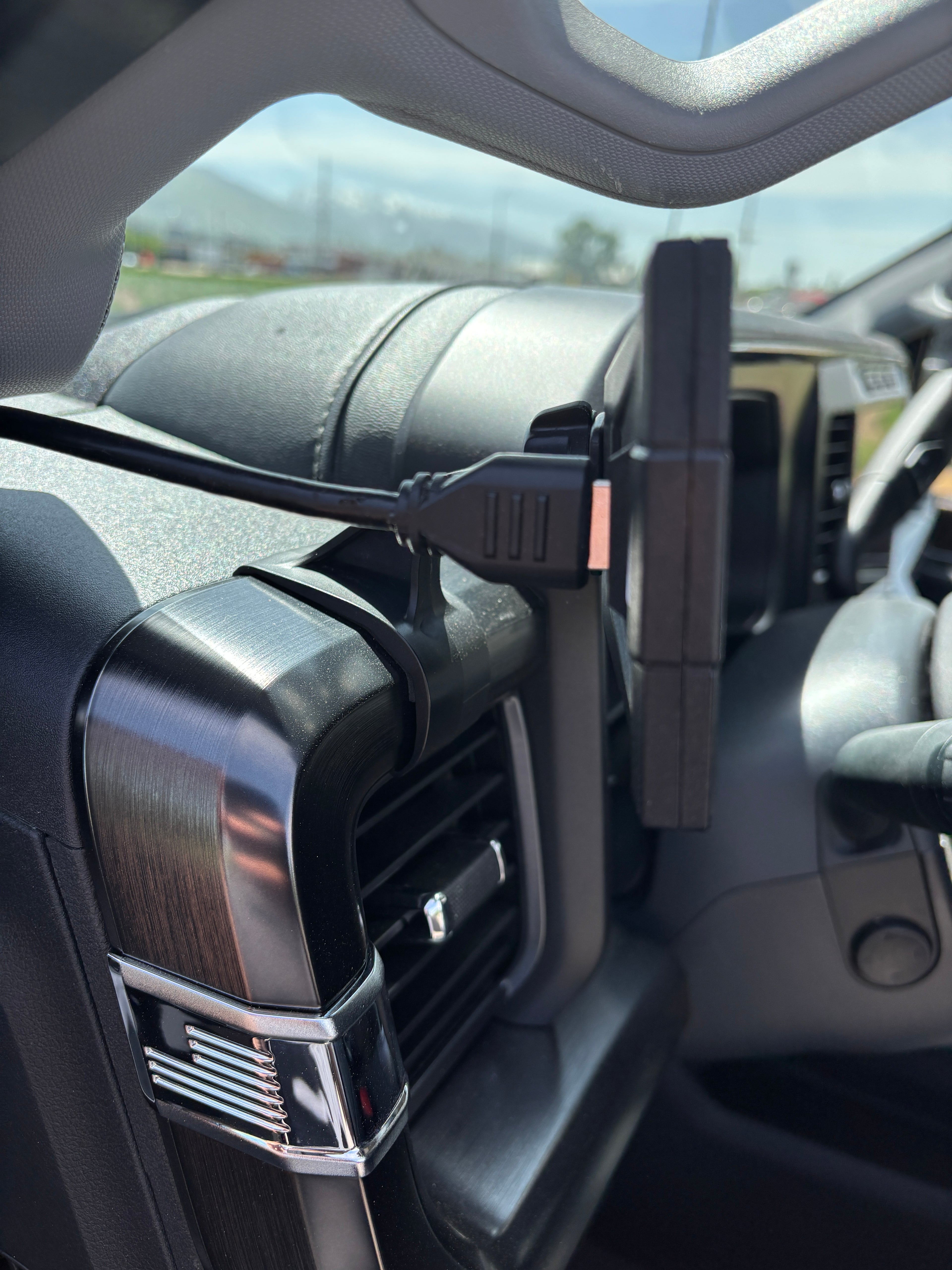 Display Mount 2023+ Ford Super Duty and 21+ Ford F150 by Edge Products