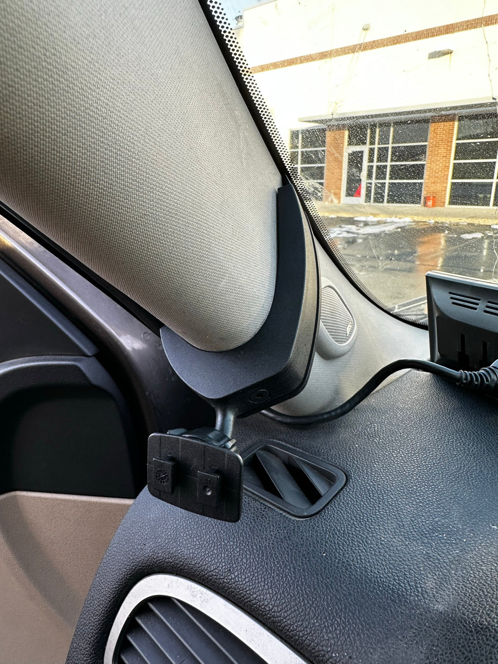 CTS3 Pillar Display Mount for 2007.5-2014 GM 2500/3500 by Edge Products