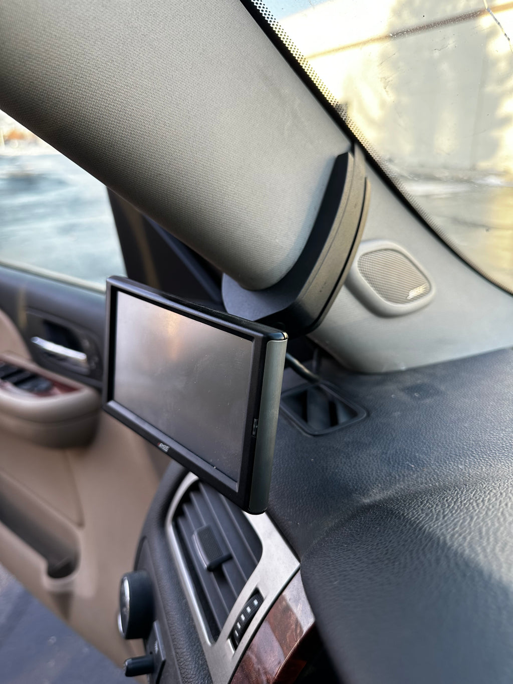 CTS3 Pillar Display Mount for 2007.5-2014 GM 2500/3500 by Edge Products