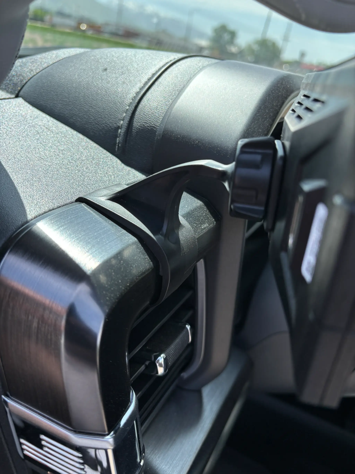 Display Mount 2023+ Ford Super Duty and 21+ Ford F150 by Edge Products