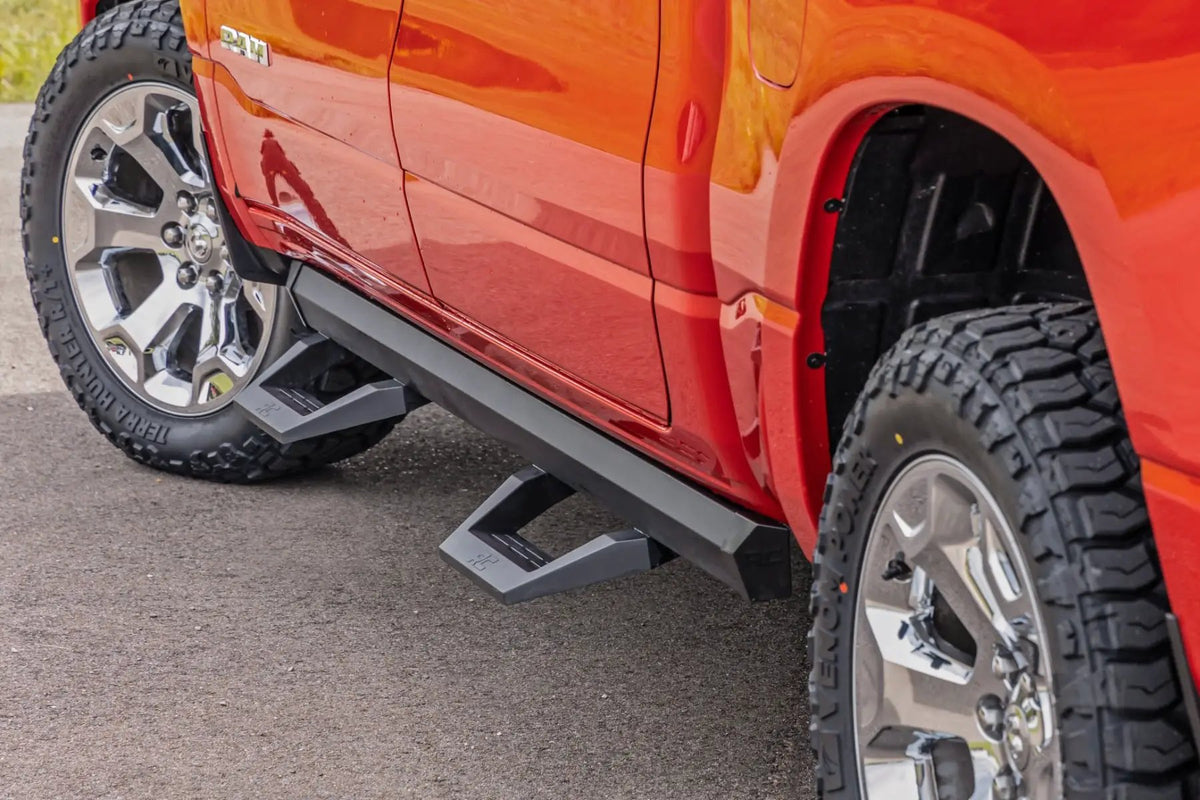 SRX2 Adj Aluminum Step | Crew Cab | Ram 1500 (19-26)/1500 TRX (21-24) by Rough Country