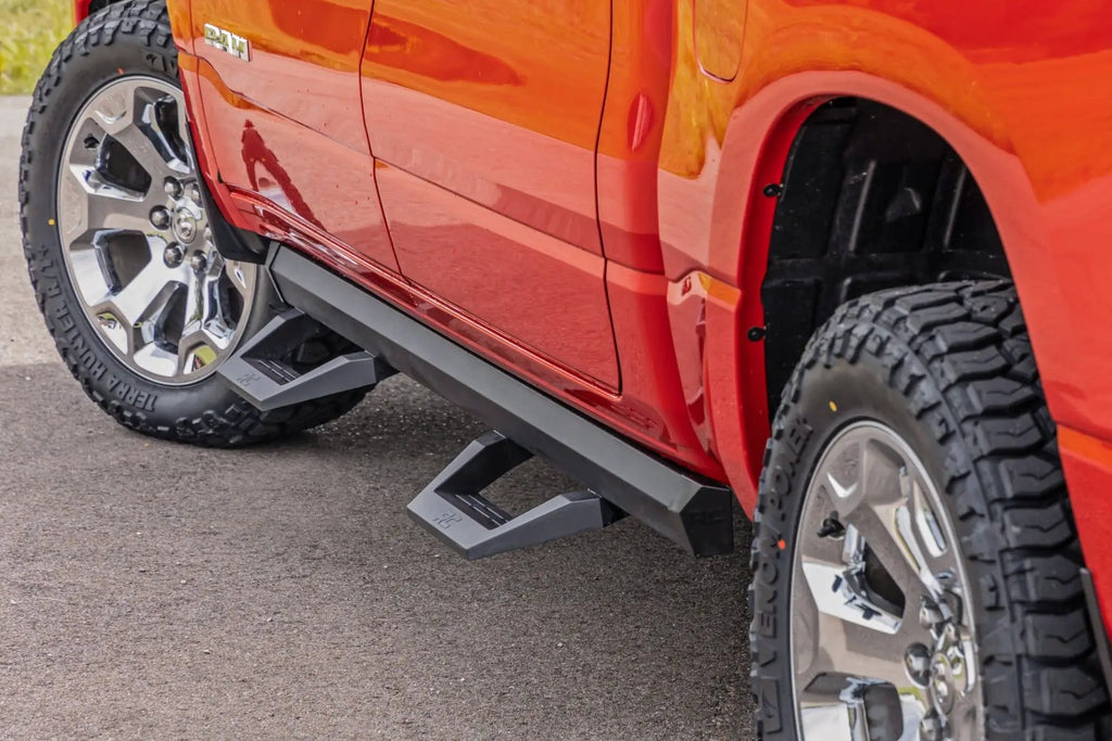 SRX2 Adj Aluminum Step | Crew Cab | Ram 1500 (19-26)/1500 TRX (21-24) by Rough Country